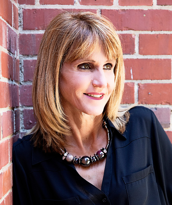 Julia Cook headshot