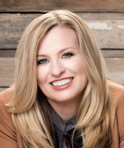 Allison Edwards headshot