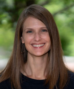 Julia Taylor headshot