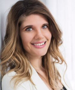 Lyndsay Morris headshot