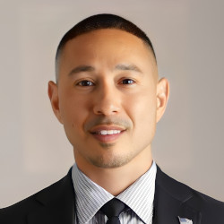 Jorge Valenzuela headshot