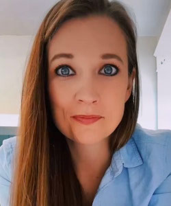 Elishia Basner headshot